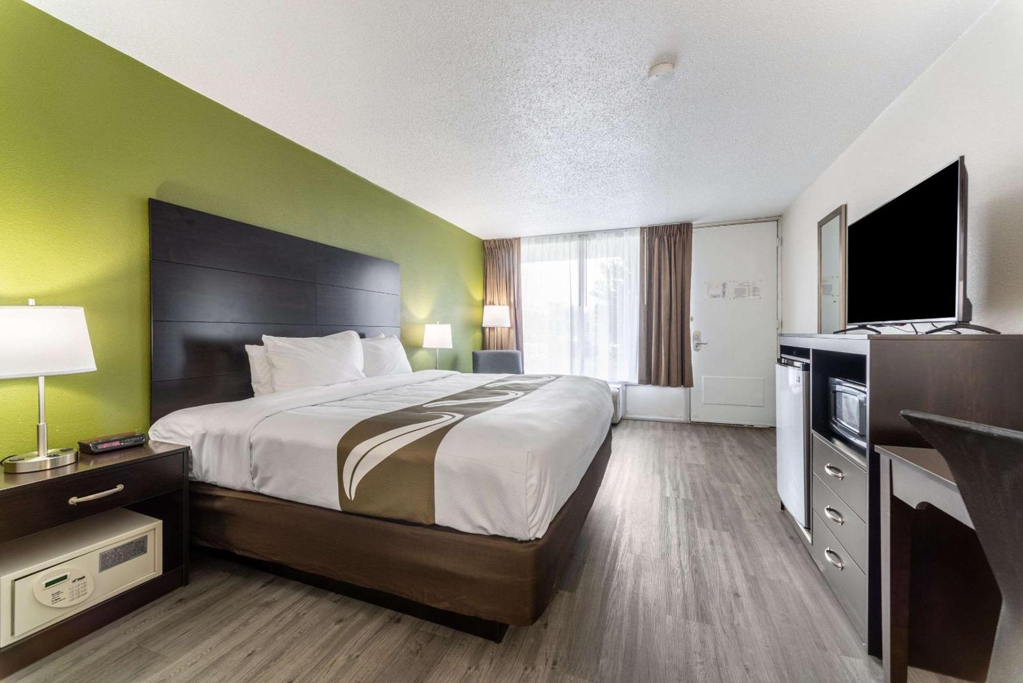 Hotel Quality & Near I-70 And Hwy 51 Vandalia