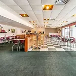 Quality Inn & Suites Vandalia Near I-70 And Hwy 51 